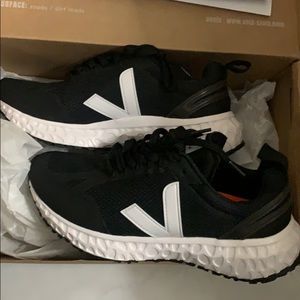 BRAND NEW VEJA CONDOR SNEAKERS